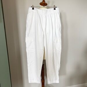 GAP Crisp White Cargo Pants